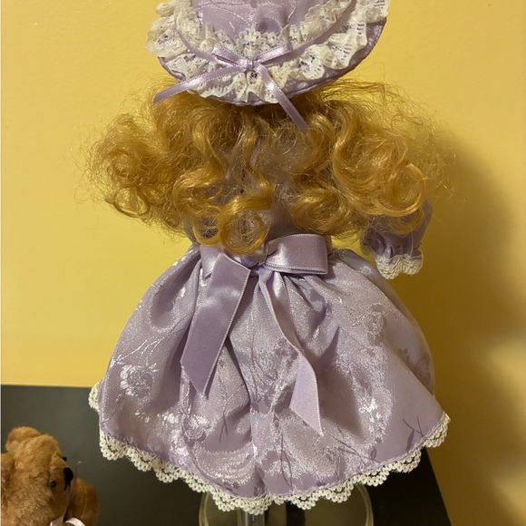 Storybook Collection Goldilocks Porcelain Doll Bear Classic Collectible - Picture 5 of 10